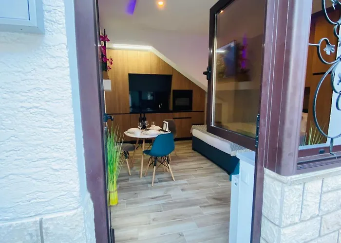 7a Seven A تْسْغيكفانِتْسا